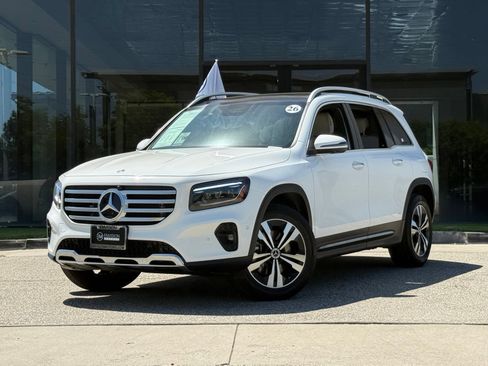 Used 2026 Mercedes-Benz GLB 250 image 2