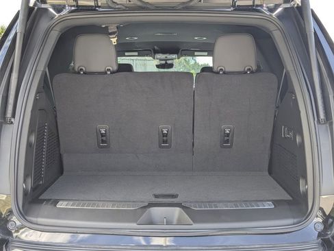 Used 2025 Chevrolet Tahoe High Country RWD image 15