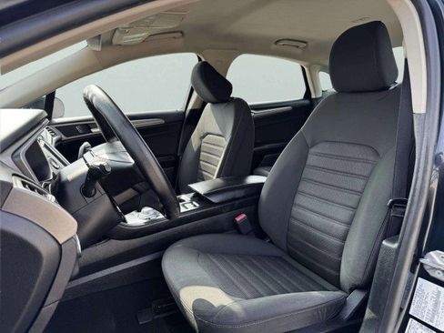 Used 2020 Ford Fusion SE image 17