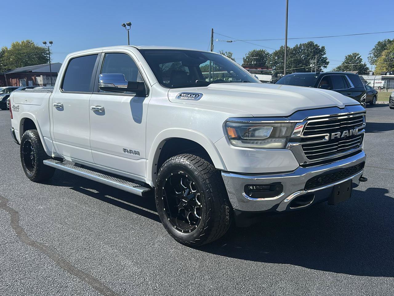 Used 2019 RAM 1500 Laramie AWD/4WD image 2
