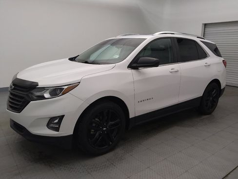 Used 2021 Chevrolet Equinox LT image 2