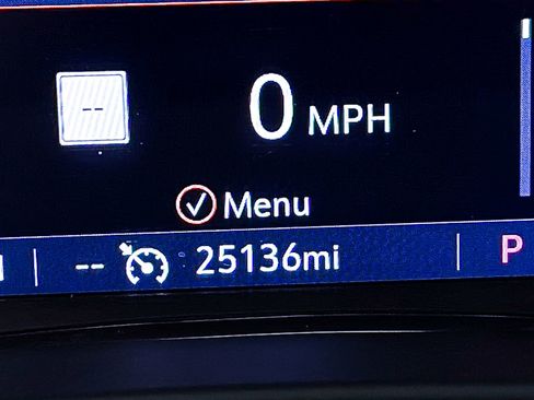 Used 2022 GMC Acadia SLE w/ Driver Convenience Package FWD image 35