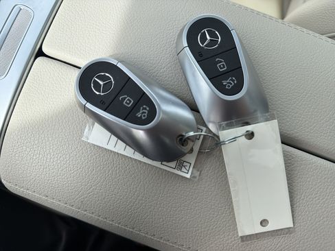 Certified 2023 Mercedes-Benz C 300 4MATIC Sedan image 38