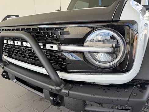 Used 2024 Ford Bronco Wildtrak image 2