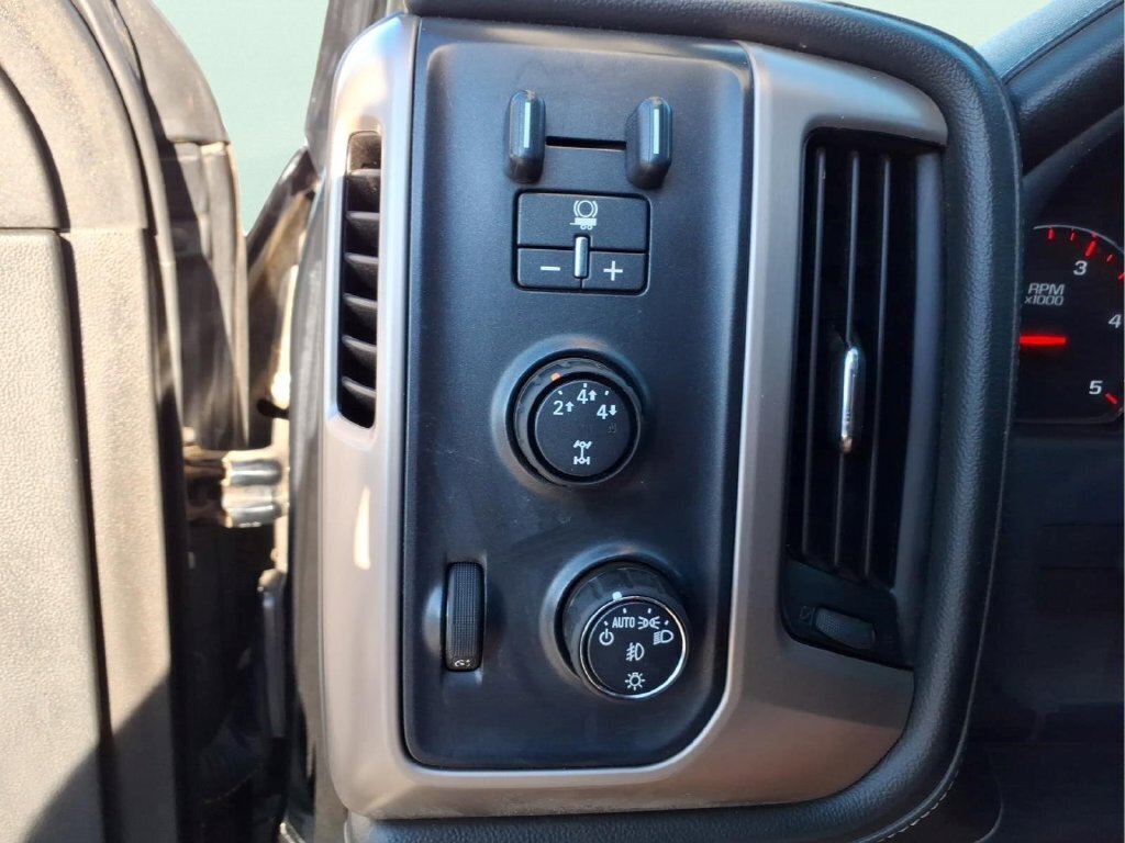 Used 2016 GMC Sierra 3500 Denali w/ Duramax Plus Package AWD/4WD image 18