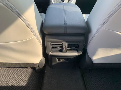 Used 2020 Toyota RAV4 XLE Premium AWD/4WD image 15