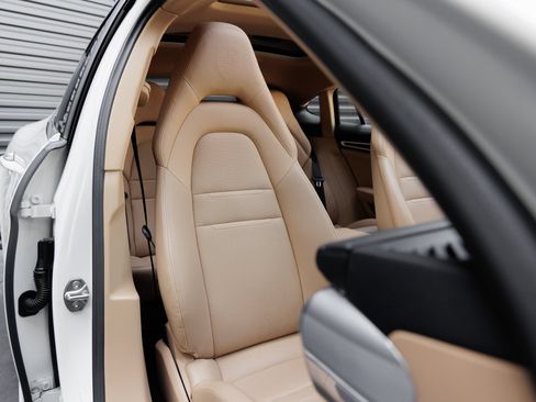 Certified 2023 Porsche Panamera Platinum Edition RWD image 33