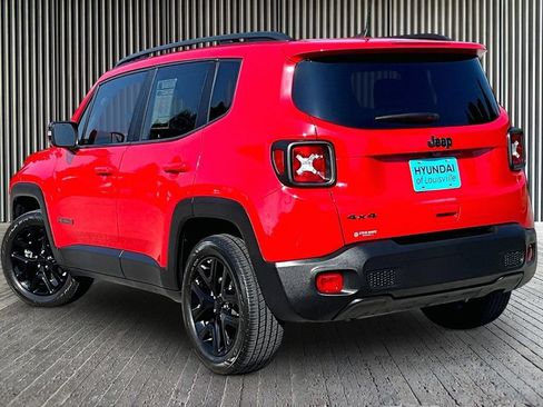 Used 2023 Jeep Renegade Altitude AWD/4WD image 3