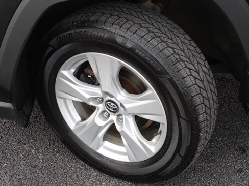 Used 2020 Toyota RAV4 XLE w/ Convenience Package AWD/4WD image 18