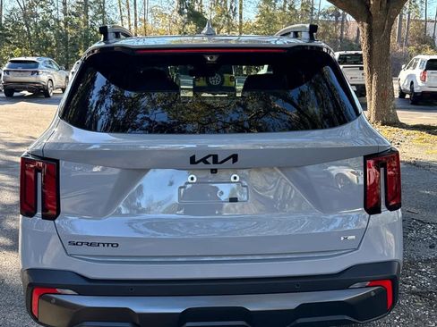 Used 2025 Kia Sorento SX Prestige w/ Olive Brown Leather Package image 4