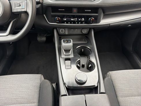 Used 2023 Nissan Rogue SV AWD/4WD image 25