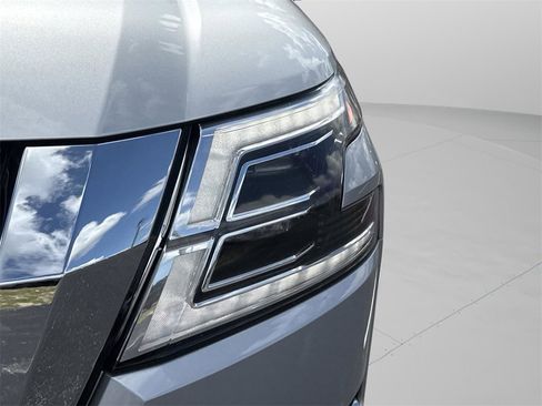 Certified 2021 Nissan Armada SL w/ Captain's Chairs Package image 17