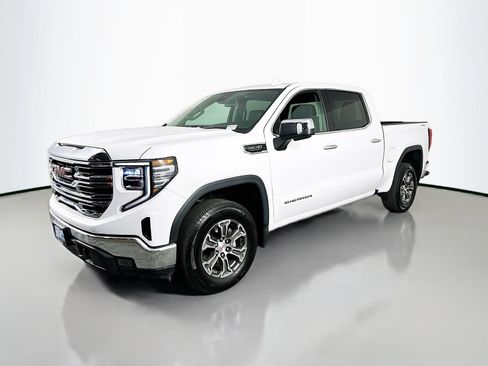 Used 2025 GMC Sierra 1500 SLT AWD/4WD image 3