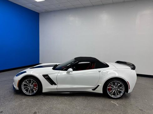 Used 2015 Chevrolet Corvette Z06 w/ 3LZ Preferred Equipment Group RWD image 6