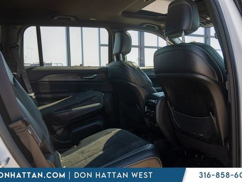 Used 2023 Jeep Grand Cherokee L Laredo AWD/4WD image 24
