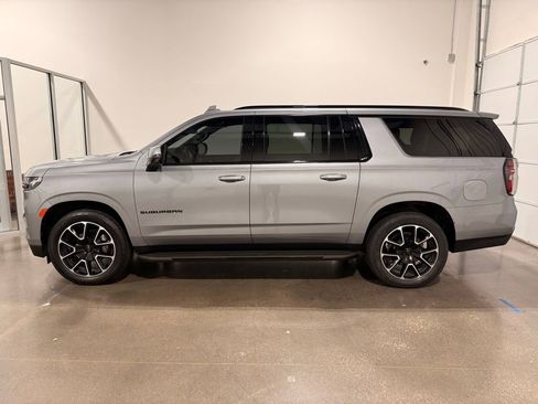 Used 2024 Chevrolet Suburban RST w/ Luxury Package AWD/4WD image 8
