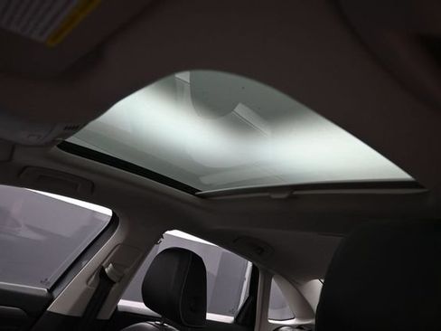 Used 2023 Volkswagen Jetta SE w/ Panoramic Sunroof Package FWD image 26