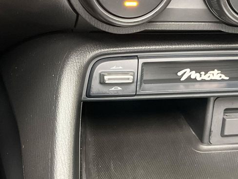 Used 2021 MAZDA MX-5 Miata RF Club w/ Appearance Package RWD image 21