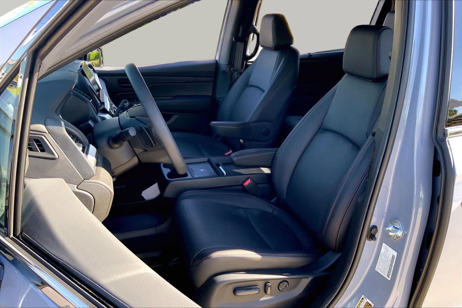 Used 2026 Honda Odyssey Sport-L image 7