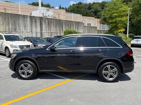 Used 2021 Mercedes-Benz GLC 300 4MATIC image 3