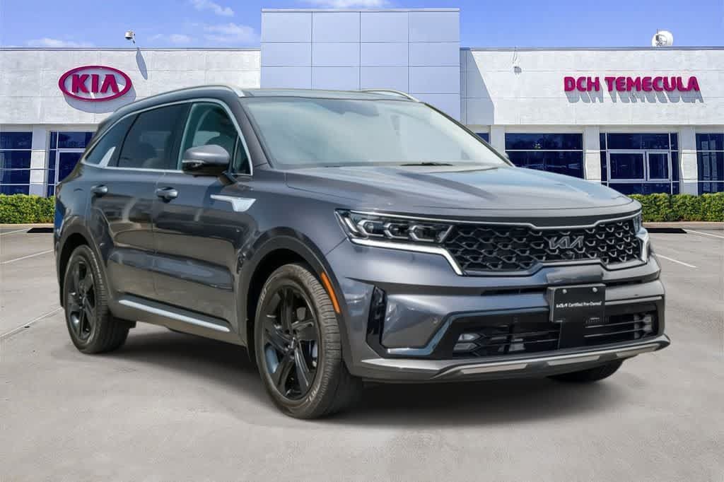 Certified 2022 Kia Sorento SX Prestige w/ Panoramic Sunroof Package AWD/4WD image 3