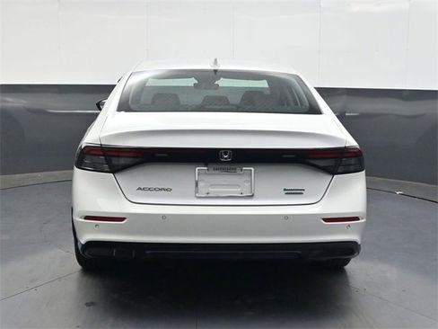 Used 2024 Honda Accord Touring image 5
