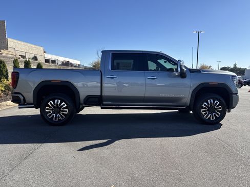 New 2026 GMC Sierra 2500 Denali Ultimate image 11