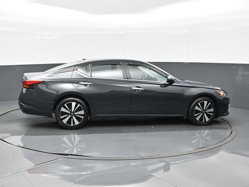 Used 2022 Nissan Altima 2.5 SV image 9