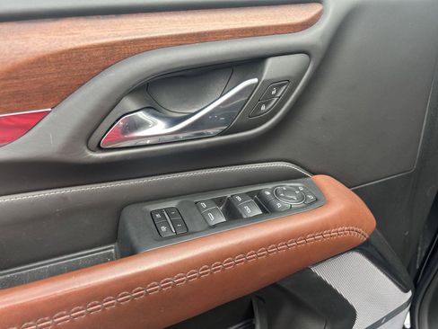 Used 2023 GMC Yukon Denali Ultimate image 17