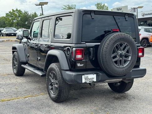 Used 2024 Jeep Wrangler Unlimited Sport AWD/4WD image 7