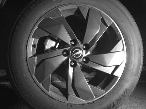 Used 2025 Nissan Rogue SV image 12