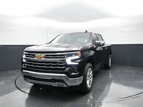 Used 2023 Chevrolet Silverado 1500 LTZ AWD/4WD image 4