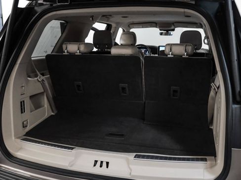 Used 2020 Lincoln Navigator 2WD image 49