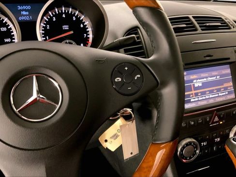 Used 2010 Mercedes-Benz SLK 350 image 16