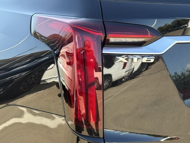 Used 2024 Cadillac XT6 Premium Luxury FWD image 6