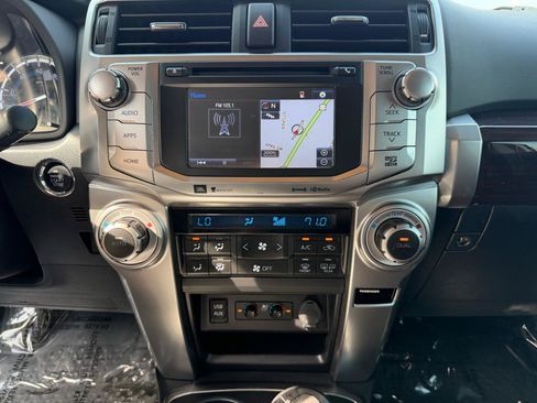 Used 2018 Toyota 4Runner Limited AWD/4WD image 31