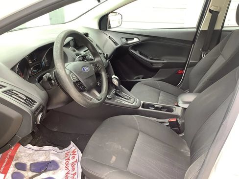 Used 2016 Ford Focus SE FWD image 16
