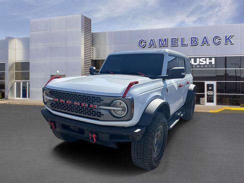 Used 2025 Ford Bronco Badlands AWD/4WD image 2