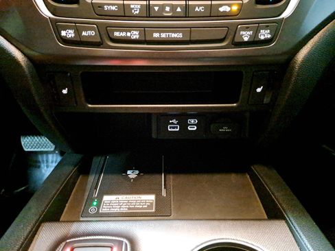 Certified 2025 Honda Passport EX-L image 30