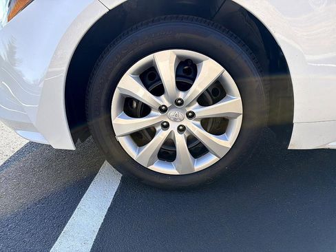 Certified 2025 Toyota Corolla LE image 8