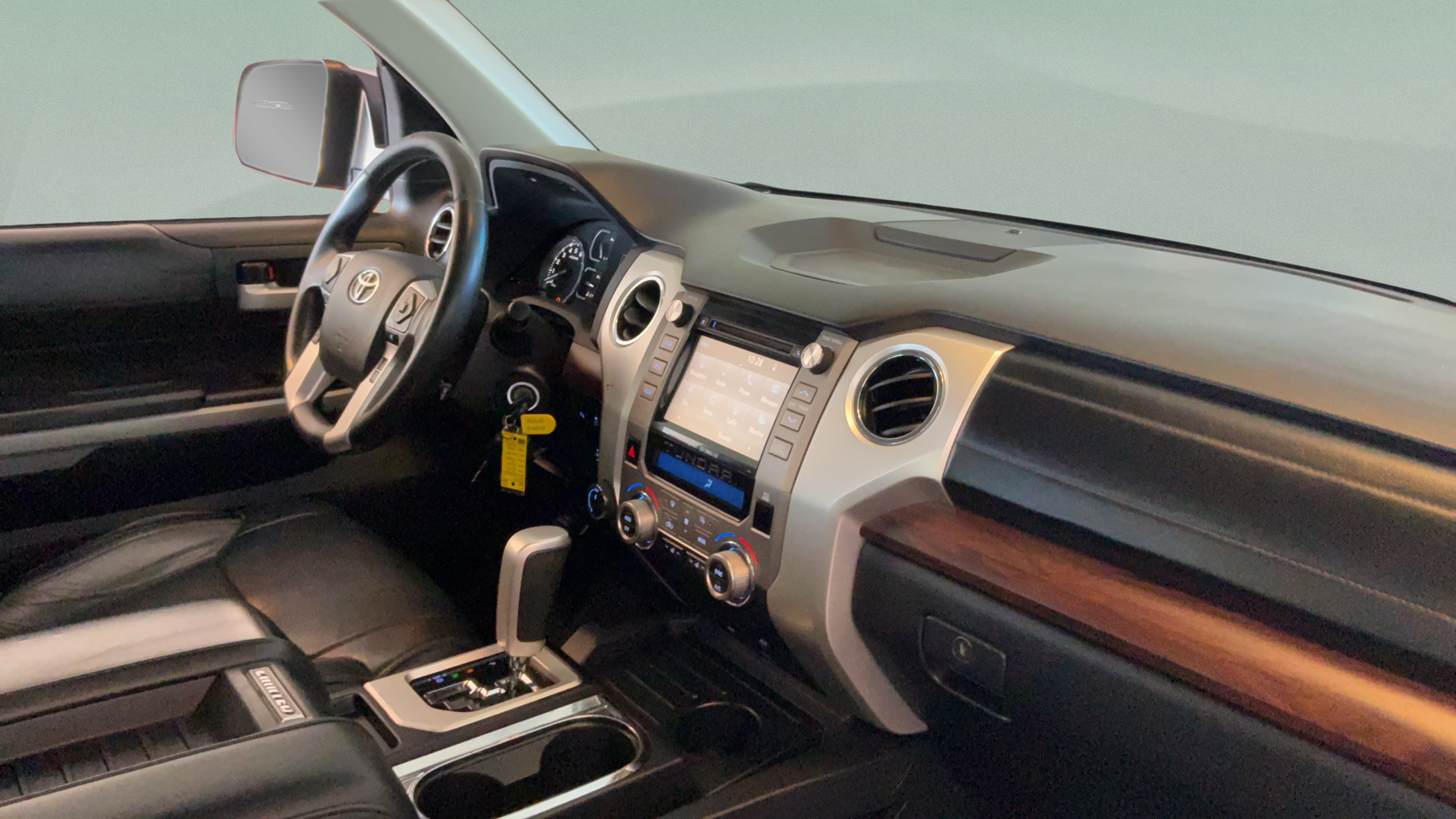 Used 2018 Toyota Tundra Limited w/ Limited Premium Package AWD/4WD image 33