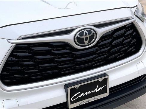 Used 2023 Toyota Highlander XLE image 34