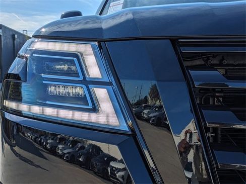 Used 2024 Nissan Armada SL w/ Midnight Edition Package image 11