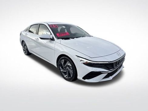 Certified 2025 Hyundai Elantra SEL w/ Cargo Package image 7