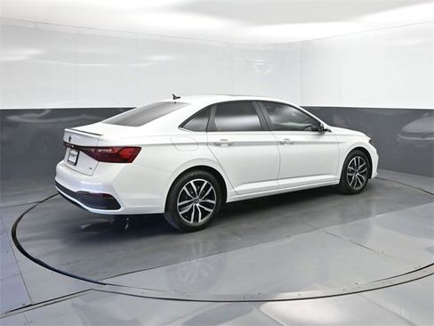 New 2026 Volkswagen Jetta SE image 15