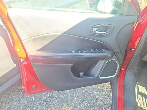 Used 2021 Jeep Compass Sport image 7