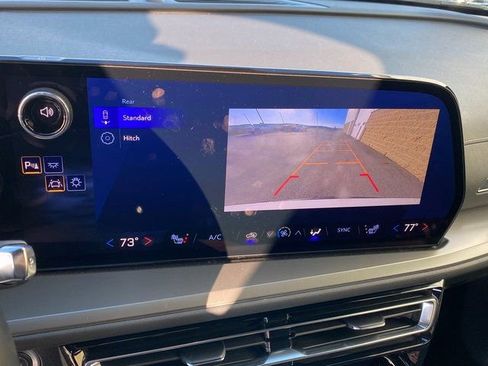 Used 2025 Chevrolet Traverse LT image 25