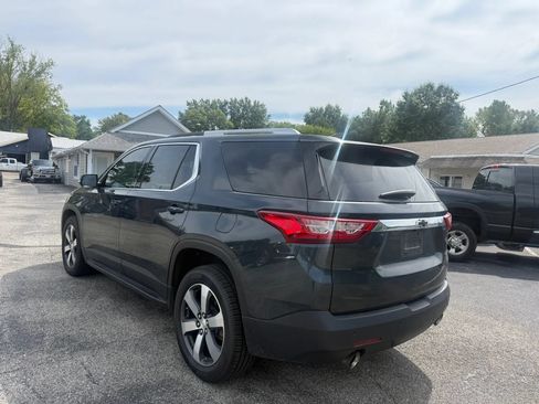 Used 2018 Chevrolet Traverse LT w/ LPO, 'HIT The Road' Package FWD image 3