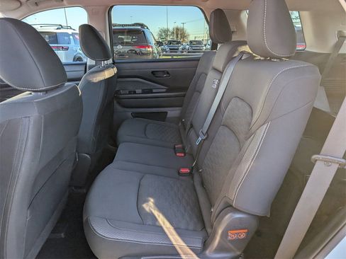 Certified 2023 Nissan Pathfinder SV image 29