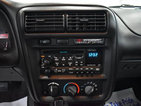 Used 2002 Chevrolet Camaro LT w/ Preferred Equipment Group 1 RWD image 13